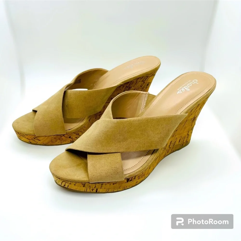 Charles David Latrice Nude Suede Wedge Sandals SIZE 12